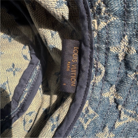 ISO Louis vuitton denim floppy! Frayed or with out - Picture 1 of 2